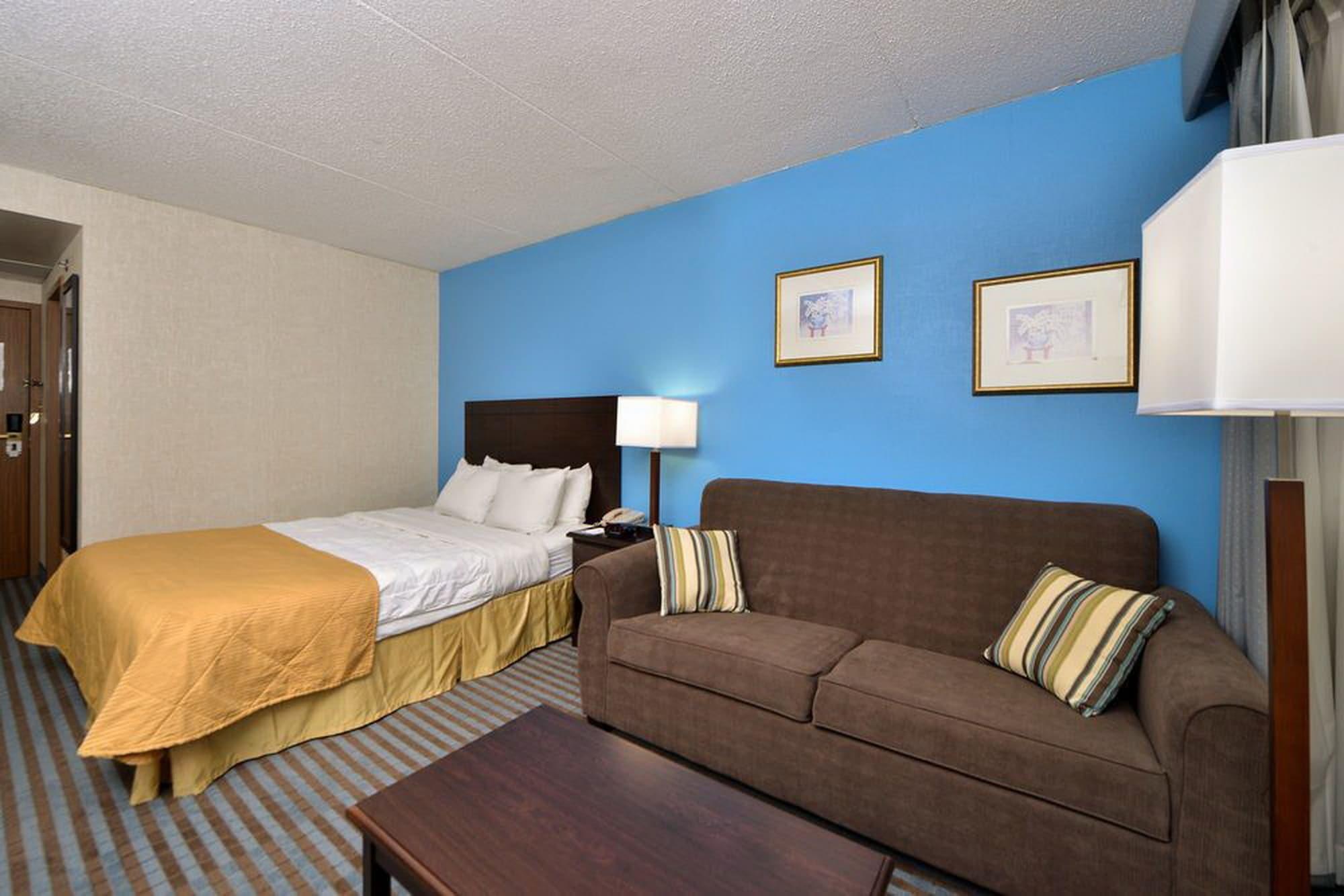 Ramada By Wyndham Cedar Rapids Ξενοδοχείο Εξωτερικό φωτογραφία