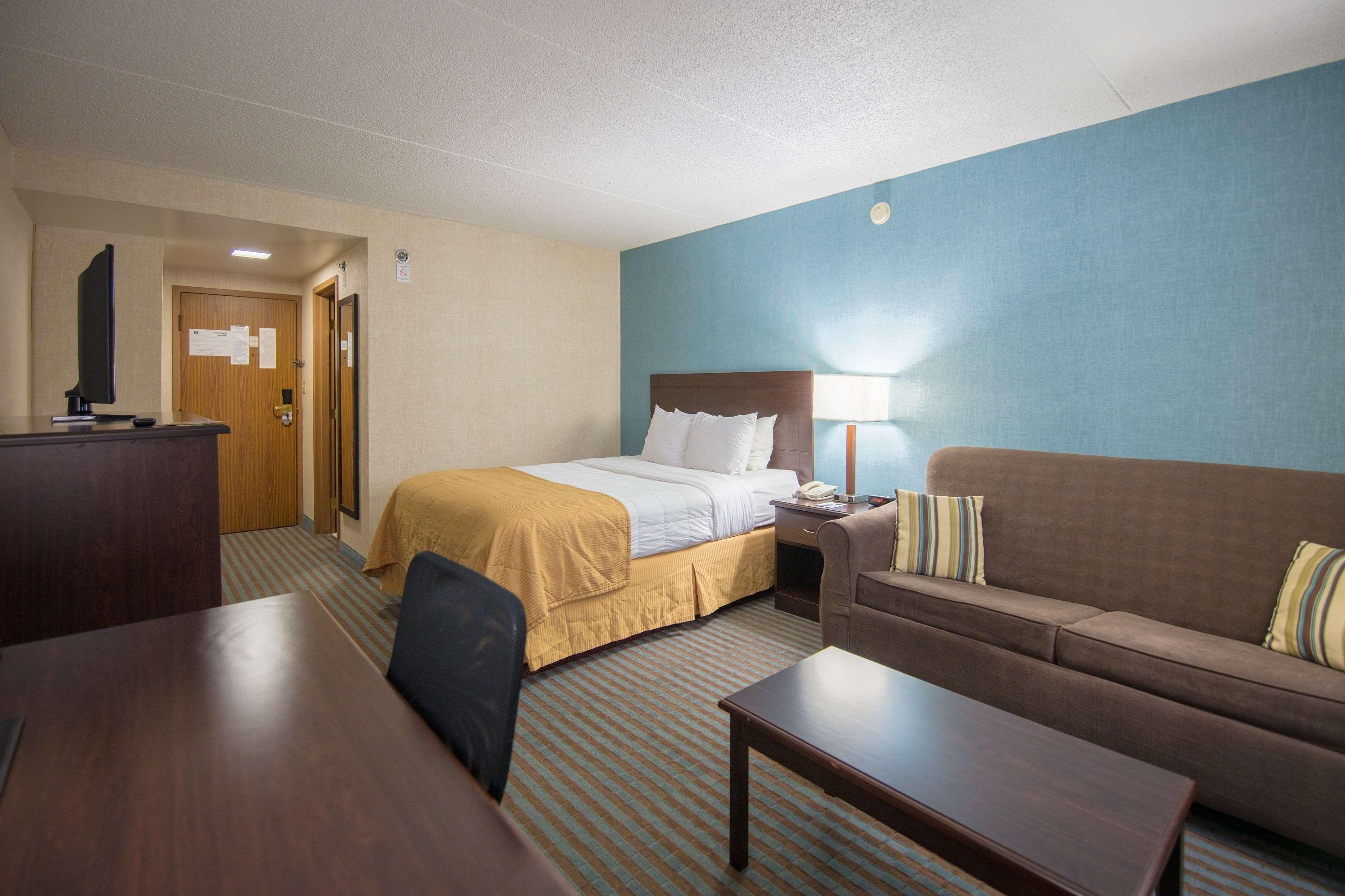 Ramada By Wyndham Cedar Rapids Ξενοδοχείο Εξωτερικό φωτογραφία