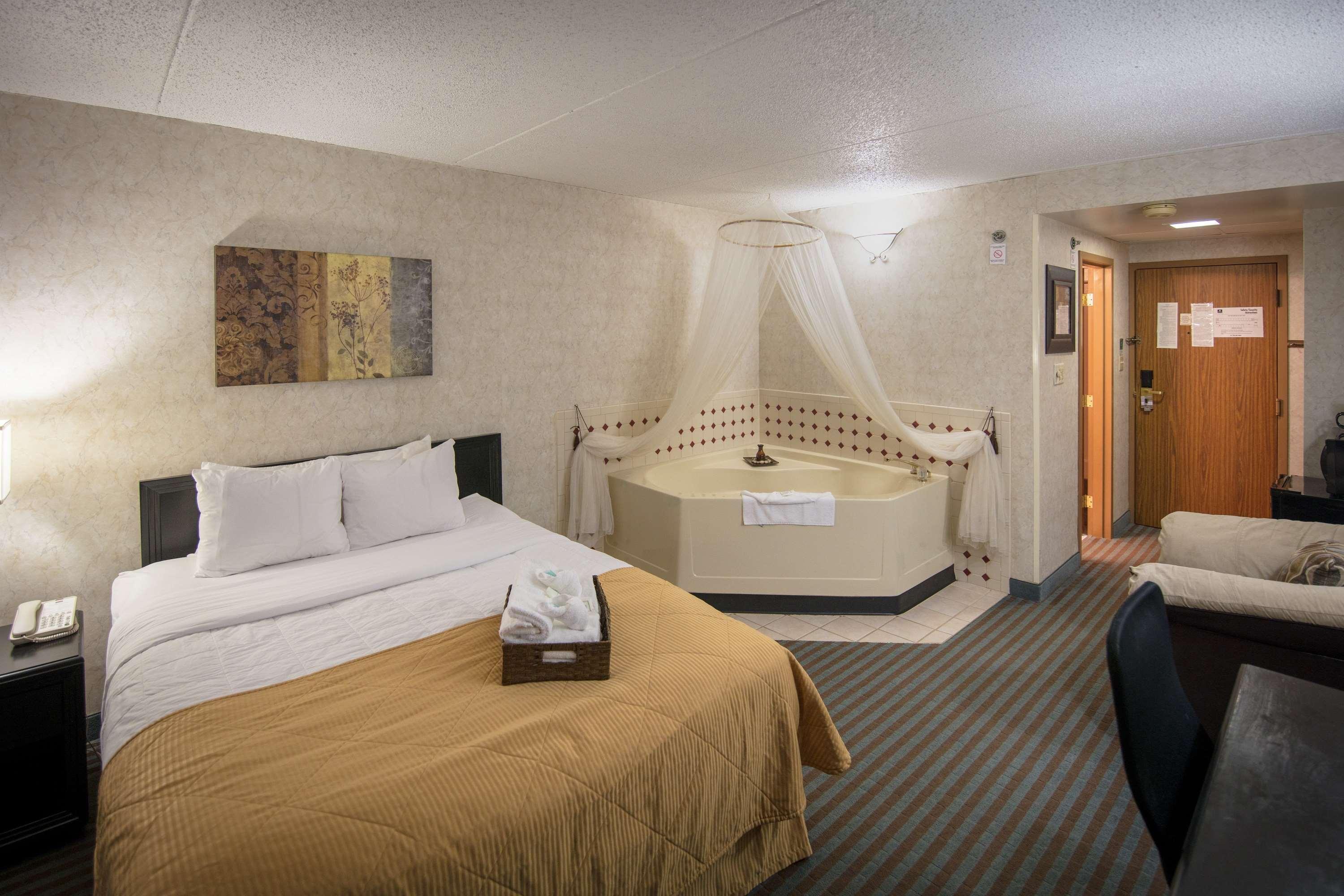 Ramada By Wyndham Cedar Rapids Ξενοδοχείο Εξωτερικό φωτογραφία