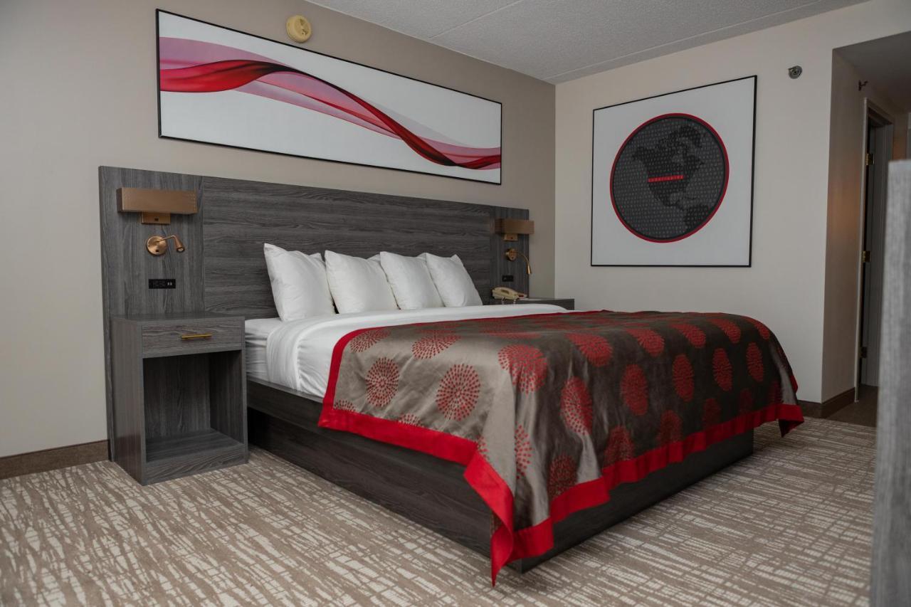 Ramada By Wyndham Cedar Rapids Ξενοδοχείο Εξωτερικό φωτογραφία