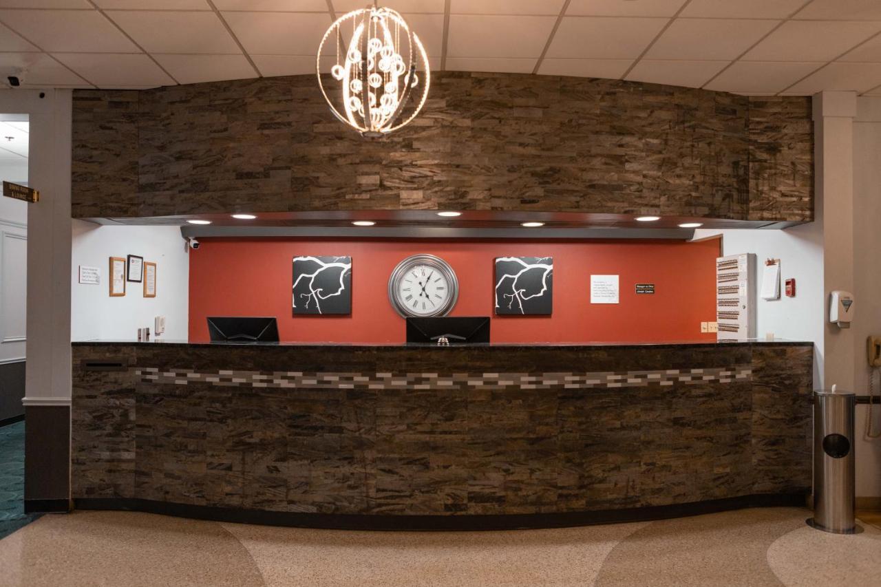 Ramada By Wyndham Cedar Rapids Ξενοδοχείο Εξωτερικό φωτογραφία