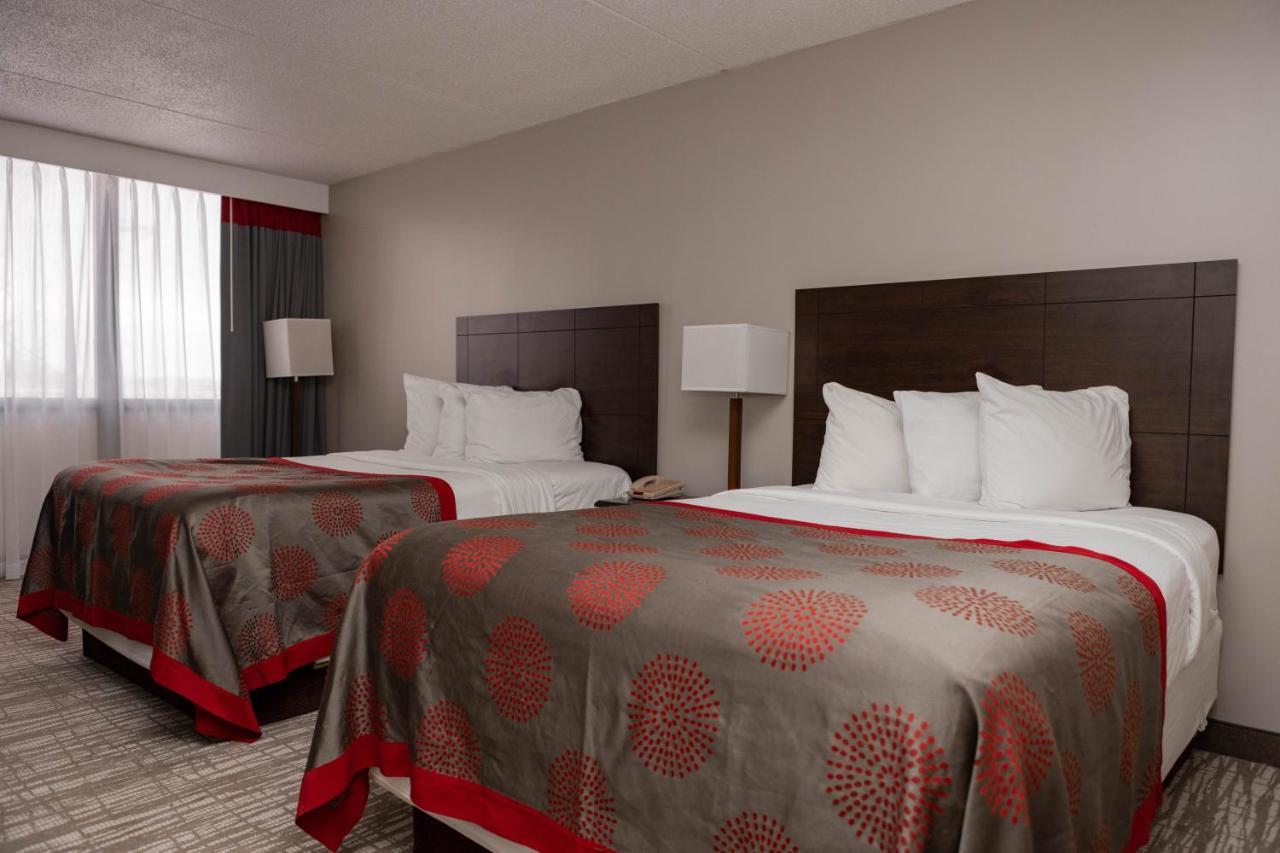 Ramada By Wyndham Cedar Rapids Ξενοδοχείο Εξωτερικό φωτογραφία