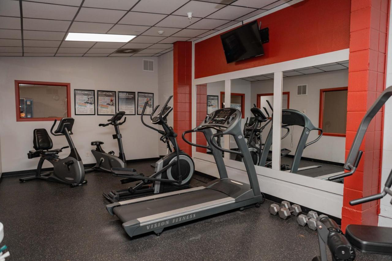 Ramada By Wyndham Cedar Rapids Ξενοδοχείο Εξωτερικό φωτογραφία