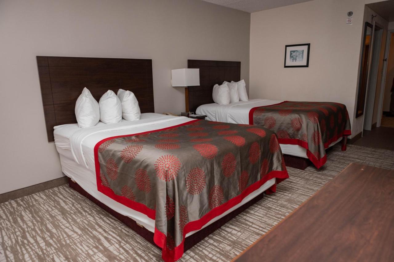 Ramada By Wyndham Cedar Rapids Ξενοδοχείο Εξωτερικό φωτογραφία