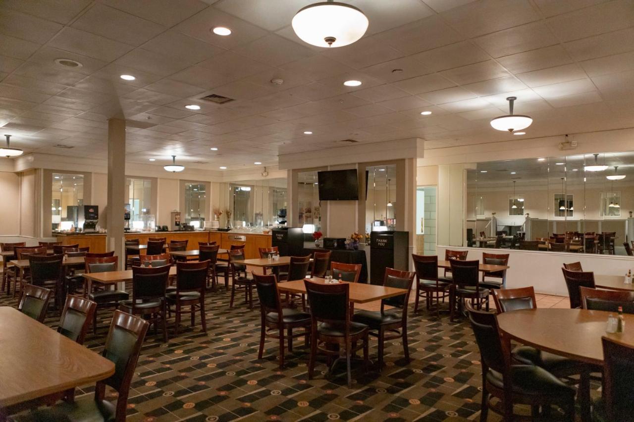 Ramada By Wyndham Cedar Rapids Ξενοδοχείο Εξωτερικό φωτογραφία