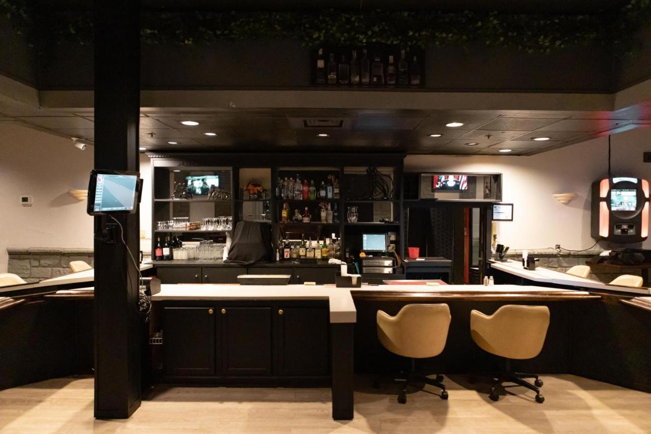 Ramada By Wyndham Cedar Rapids Ξενοδοχείο Εξωτερικό φωτογραφία