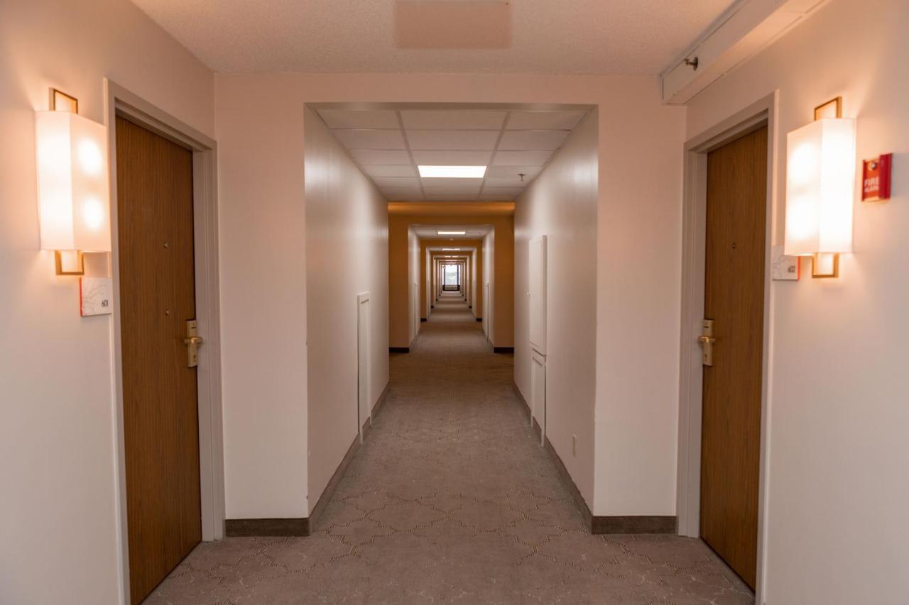 Ramada By Wyndham Cedar Rapids Ξενοδοχείο Εξωτερικό φωτογραφία