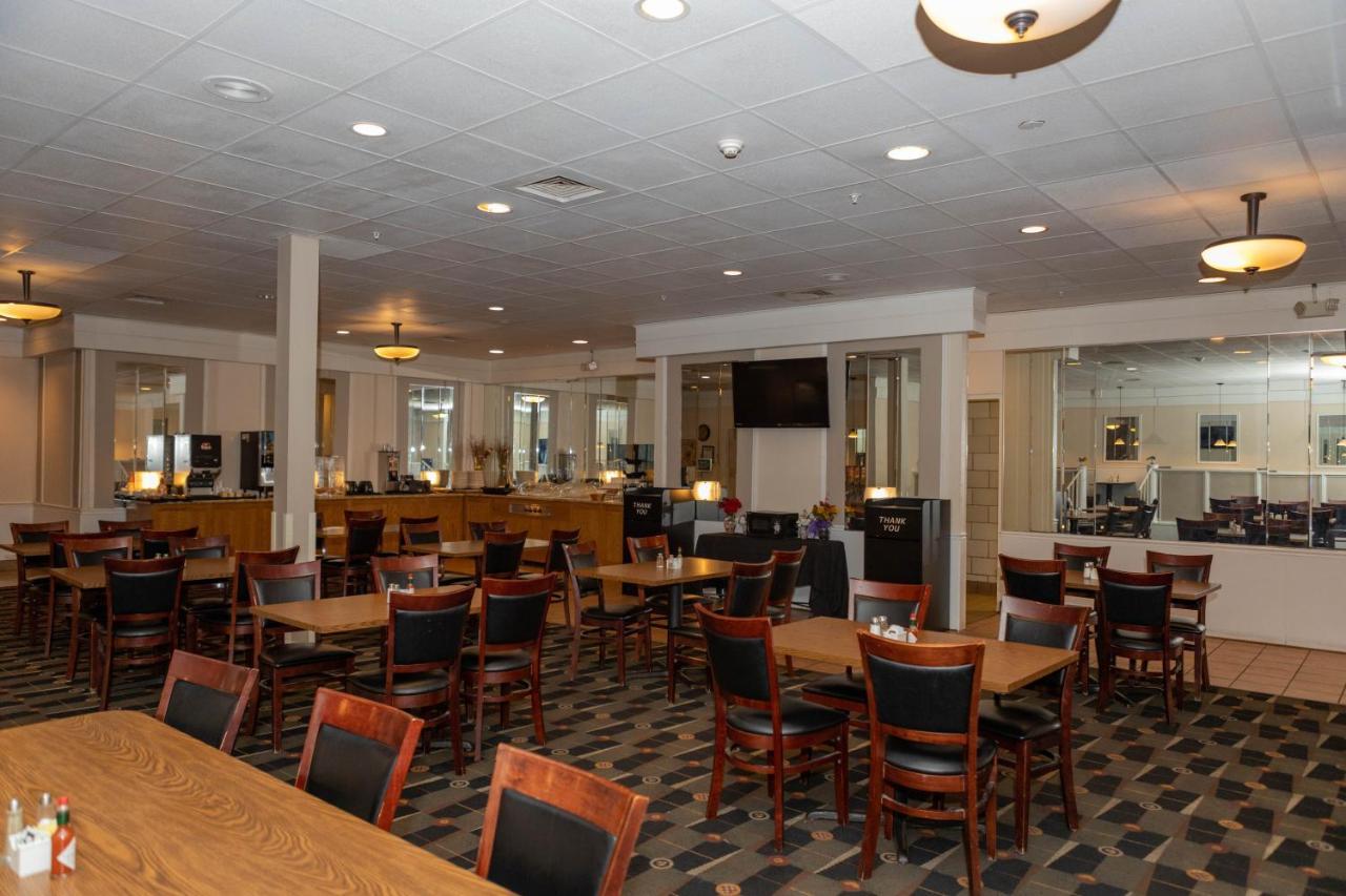 Ramada By Wyndham Cedar Rapids Ξενοδοχείο Εξωτερικό φωτογραφία