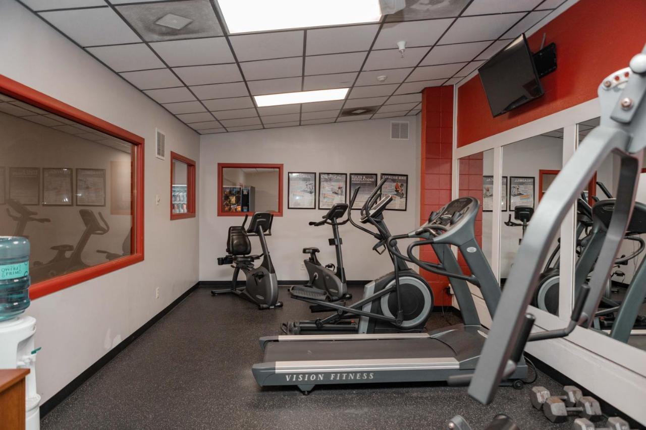 Ramada By Wyndham Cedar Rapids Ξενοδοχείο Εξωτερικό φωτογραφία