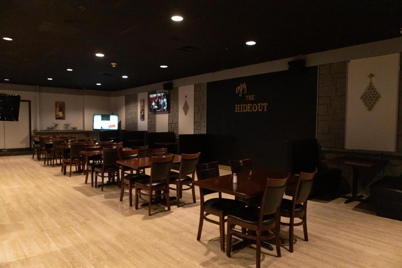Ramada By Wyndham Cedar Rapids Ξενοδοχείο Εξωτερικό φωτογραφία