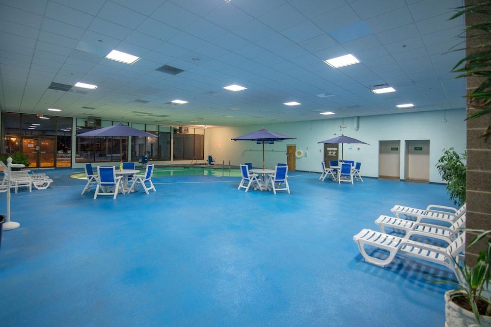 Ramada By Wyndham Cedar Rapids Ξενοδοχείο Εξωτερικό φωτογραφία