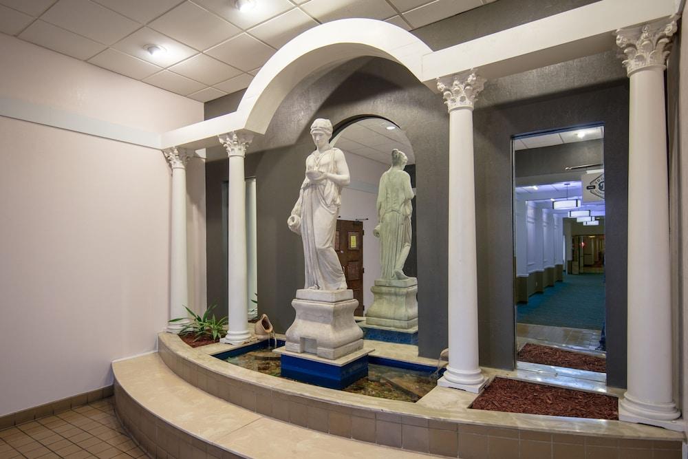 Ramada By Wyndham Cedar Rapids Ξενοδοχείο Εξωτερικό φωτογραφία
