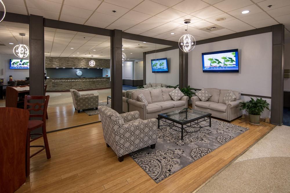 Ramada By Wyndham Cedar Rapids Ξενοδοχείο Εξωτερικό φωτογραφία