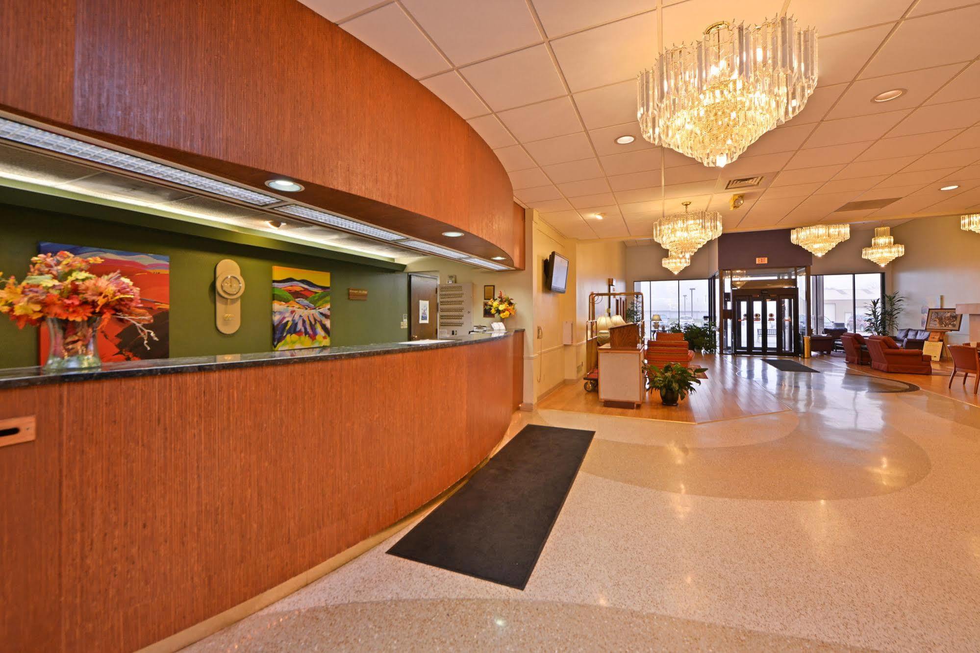 Ramada By Wyndham Cedar Rapids Ξενοδοχείο Εξωτερικό φωτογραφία