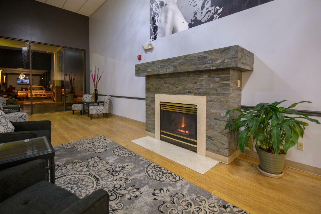 Ramada By Wyndham Cedar Rapids Ξενοδοχείο Εξωτερικό φωτογραφία